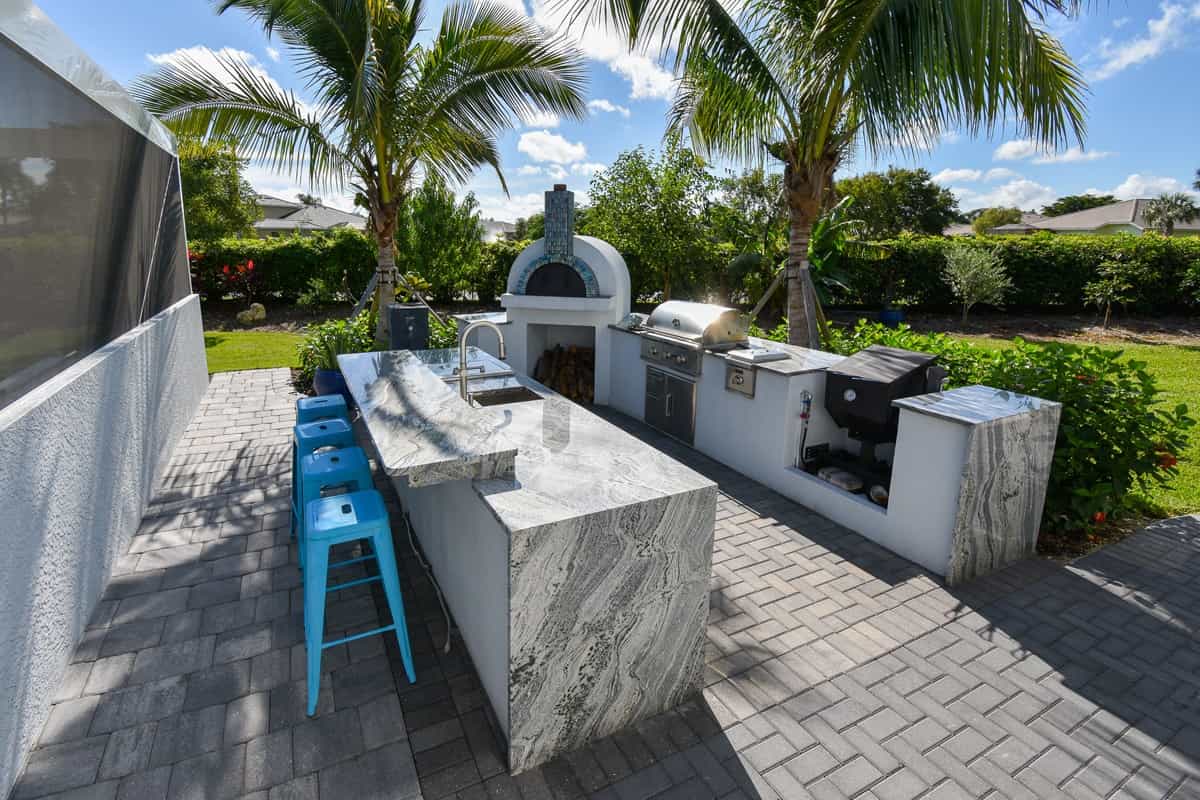 outdoor kitchen